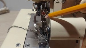 Про замену иголок на оверлоке.