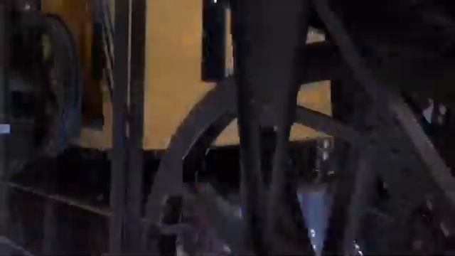 Tour Eiffel. Поднимитесь на Эйфелеву башню за одну минуту! смотреть онлайн