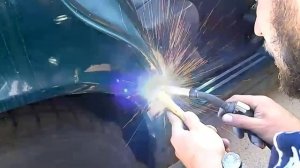 Ремонт заднего крыла, варим заплатку в стык. Кузовной ремонт. Cor body repair.