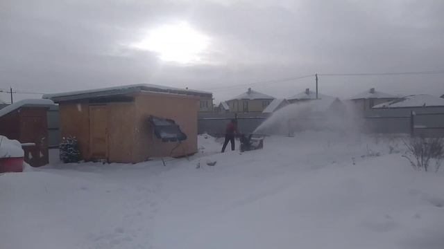 Снегоуборщик Canadiana против мокрого снега. смотреть онлайн