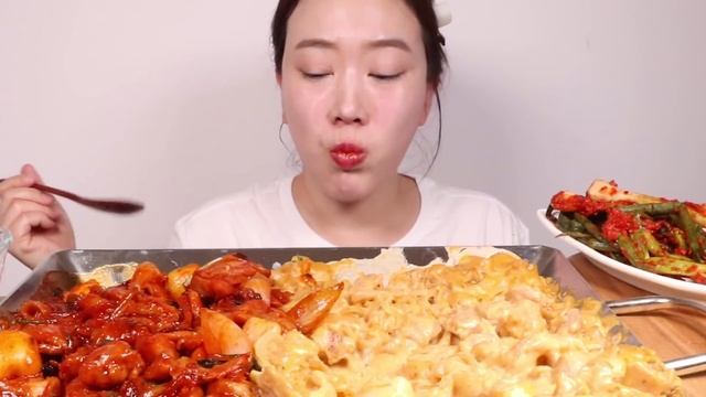 두찜 신메뉴 불마왕불닭? 꾸덕한 트러플크림찜닭 먹방 Truffle Cream Steamed Chicken,Very spicy Steamed chicken MUKBANG смотреть онлайн