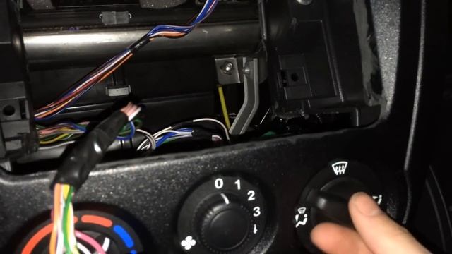 Как установит 2 Din магнитолу Pioneer AppRadio SPH-DA110 в Lada Granta (норма) ?