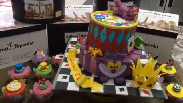 Торт "Алиса в Стране чудес" смотреть онлайн