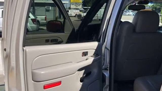2004 Chevrolet Suburban 1500 LT Sport Utility 4D (Nampa, Idaho) смотреть онлайн