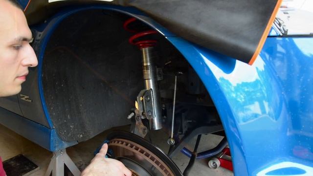 VE / VF Commodore Front Suspension Removal and Installation - AutoInstruct смотреть онлайн