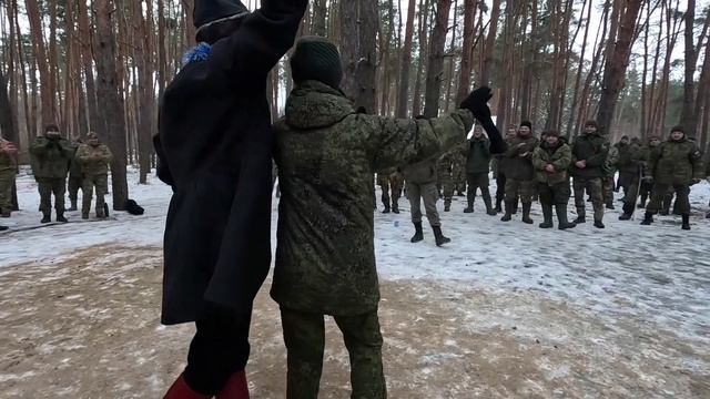 Концерт Первой фронтовой творческой бригады Ансамбля песни и пляски для военнослужащих смотреть онлайн