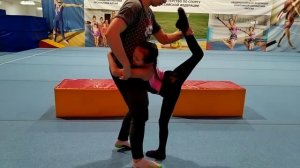 Растяжка на шпагат и в колечко