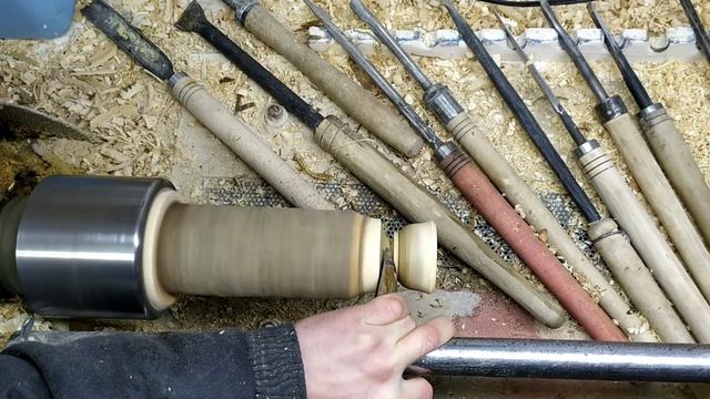 как точится акация?