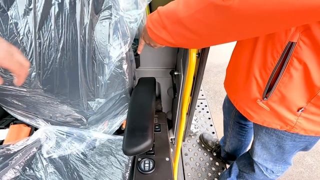 От Volvo не ожидали! Трубоукладчик, который переделывается в экскаватор. смотреть онлайн