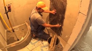 Клеим  керамогранит крупного формата.