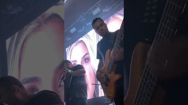 Basiquinho - GAROTA SERTANEJA - Bass смотреть онлайн
