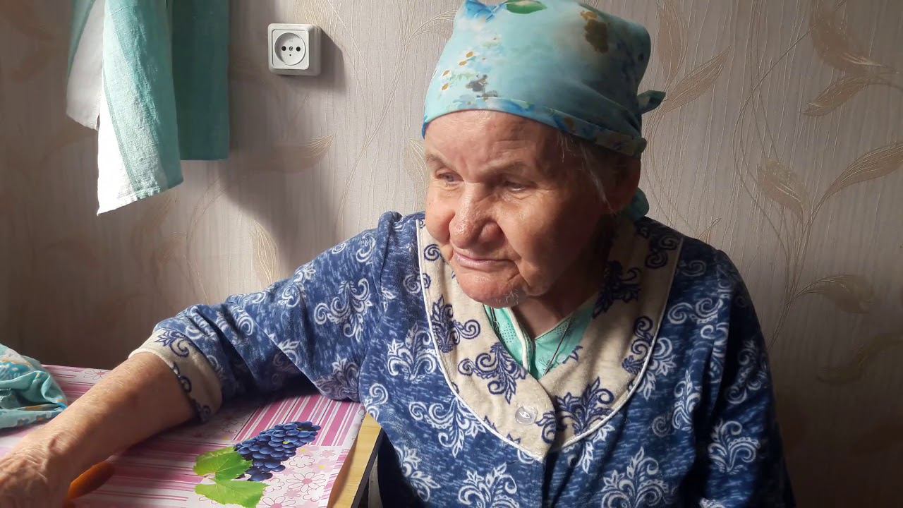 Маленькая учительница...Баба Нина.