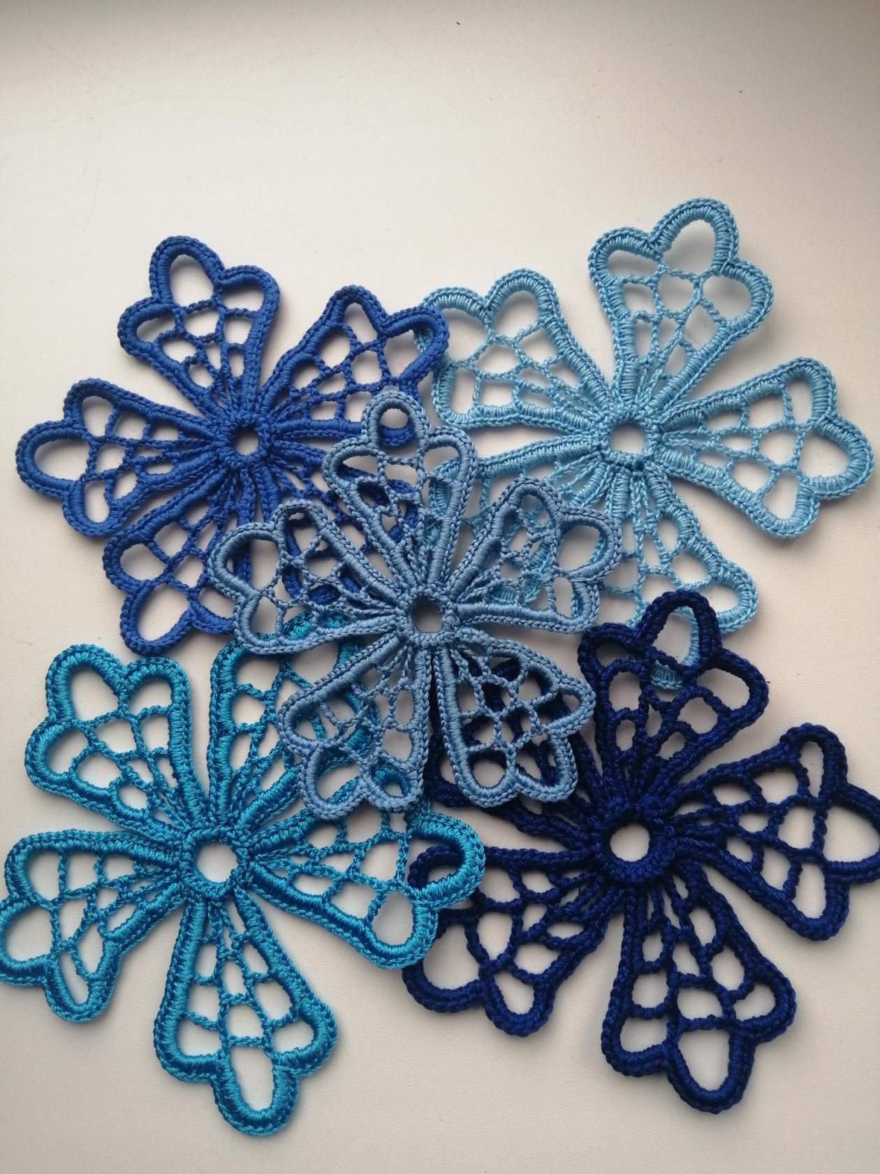 Очень красивый цветок крючком для Ирландского кружева. смотреть онлайн