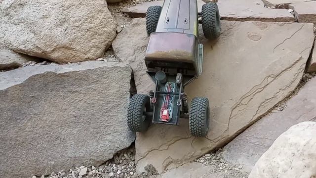 - TIRE TEST - Rc4wd Mickey Thompson Baja Pro vs Pitbull Growlers vs J Concepts Landmines смотреть онлайн