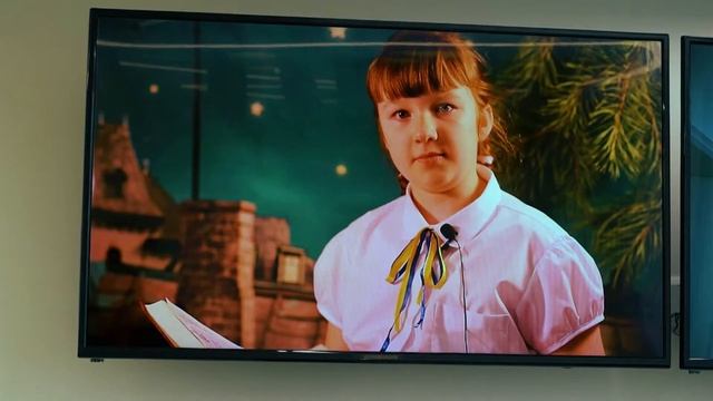 "Дети читают детям". Вручаем нашу флешку со сказками. смотреть онлайн