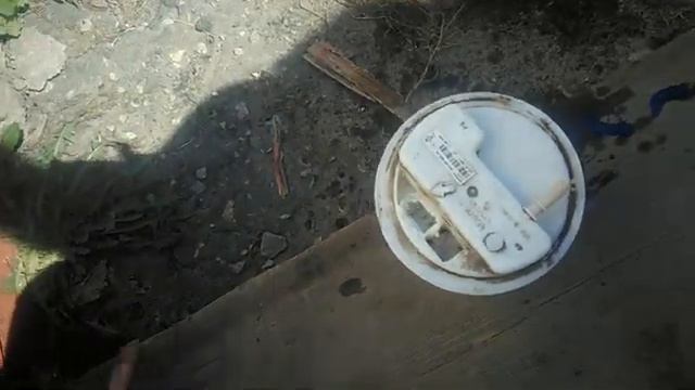 Рено Сандеро,очень чистый Бензобак. смотреть онлайн