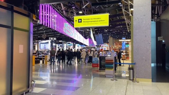 ВЛОГ| Мы едем в Египет! Дорога туда :) смотреть онлайн