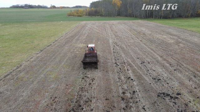 Трактор Т-25 и одноосный прицеп - разбрасыватель навоза. смотреть онлайн