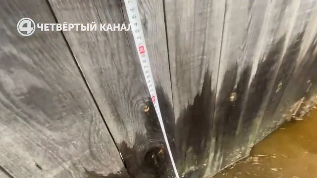 Жители Белоярского тонут в грязи. Потоп на Урале смотреть онлайн