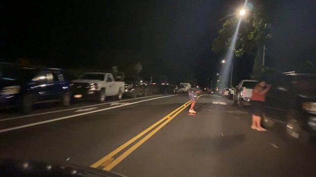 Skater Gets the Speed Wobbles || ViralHog смотреть онлайн