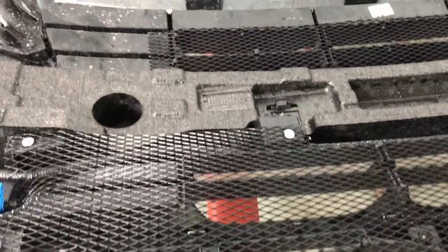 KIA Seltos защита радиатора от повреждений и пробоев. Установка сетки в решётку радиатора, в бампер смотреть онлайн