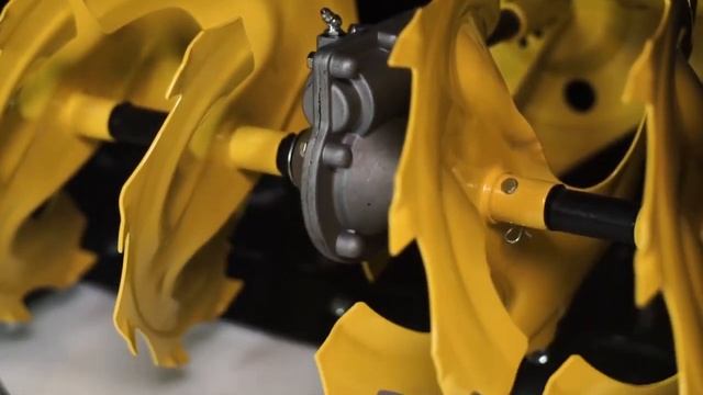 Бензиновый снегоуборщик Champion ST 861 смотреть онлайн