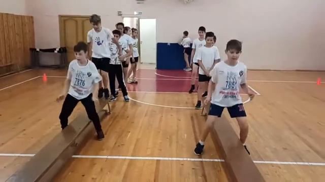 Видеопрезентация объединения "Легкая атлетика" ЦДЮТТ г.Пензы "Бегаем по кругу", п.д.о. Чураева М.С. смотреть онлайн