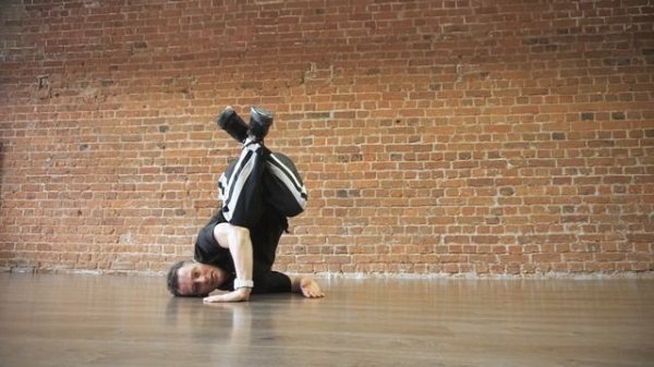 43. Shoulder (Freeze) | Видео уроки брейк данс от "Своих Людей"