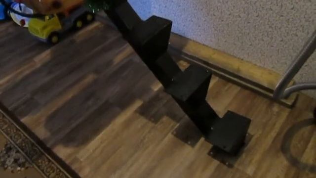 Лестница на второй этаж Косоур своими руками в каркасном доме. смотреть онлайн