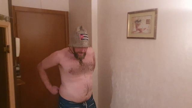 Стальной и бамбуковый веники в бане. Зачем они и как ими пользоваться? Пармастер Слава учит! смотреть онлайн