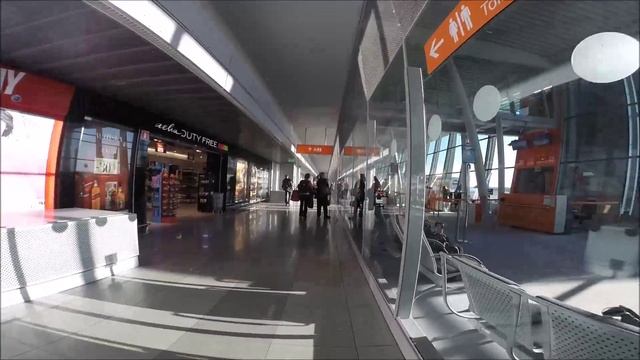 Airport Tour: Warsaw Poland WAW International Airport смотреть онлайн