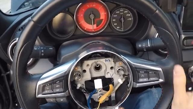 MAZDA MX5 ND - FIAT 124 SPIDER STEERING WHEEL SPACER INSTALLATION смотреть онлайн