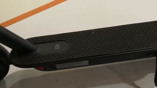Xiaomi M365 Pro (Mi scooter) hands-on @ MWC 2019 смотреть онлайн