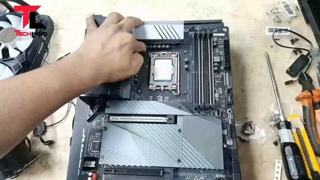 Rendering PC Build With i9 12900K 12th Gen & Quadro RTX A4000 16GB | Tech Land смотреть онлайн