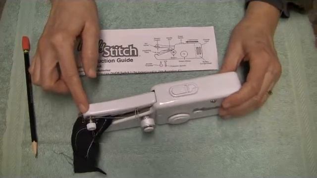 How to Use the Singer Handy Stitch Sewing Maching - Part 1 смотреть онлайн