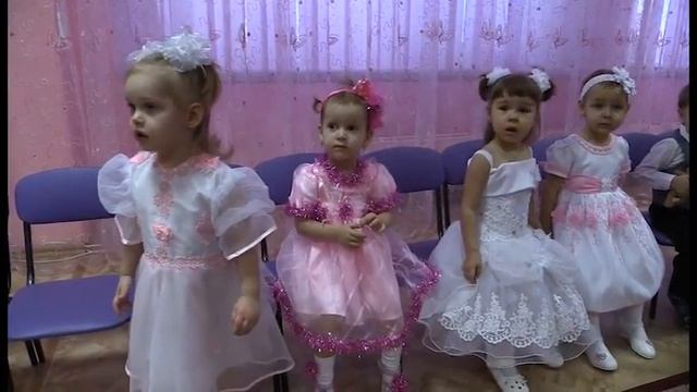 ПЕРВЫЙ НОВЫЙ ГОД У АЛИСЫ В САДИКЕ