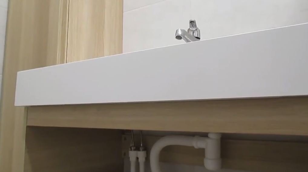 Сборка и установка подвесной тумбы с умывальником смотреть онлайн