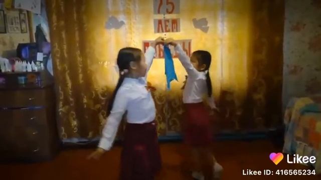 С днём победы от моих сестрёнок.Танец сами придумали. смотреть онлайн