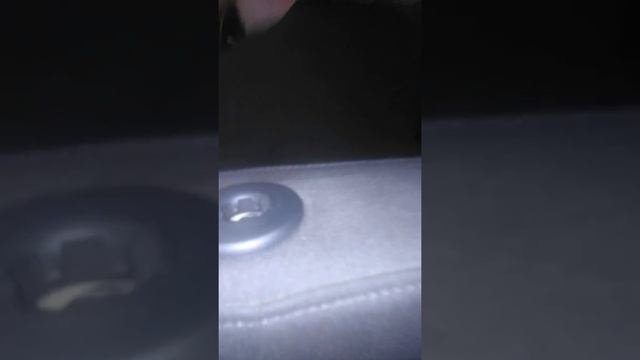 Как снять подголовники на Ауди А4 смотреть онлайн