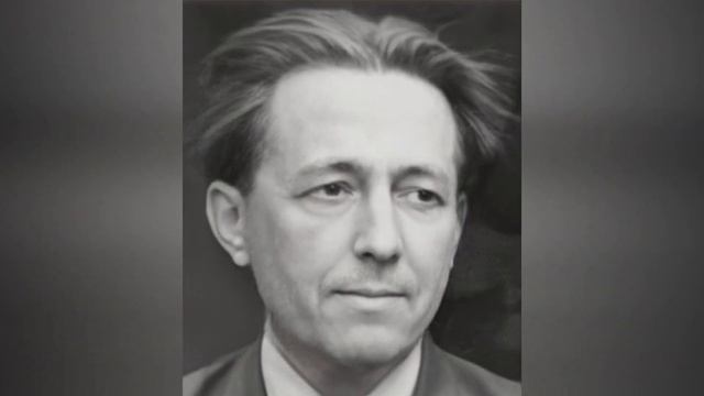 Ожившие фотографии Александра Солженицына при помощи нейросетей смотреть онлайн