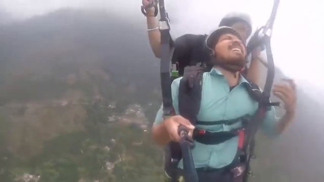 Paragliding Funny video in Manali | Paragliding Funny video смотреть онлайн
