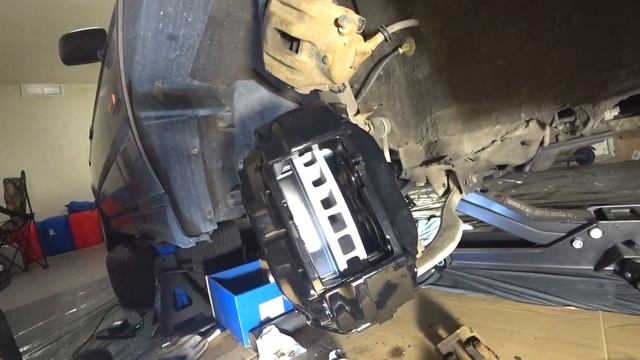 Новые оригинальные 4х поршневые суппорта от e31 на BMW e34. Установка. Часть 1 смотреть онлайн