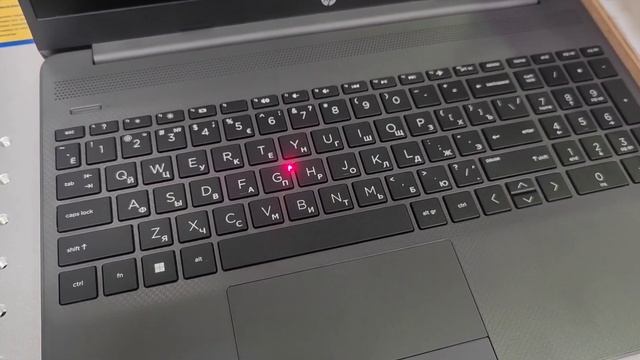 Гравировка русских символов на клавиатуре ноутбука без подсветки(перезалив) смотреть онлайн