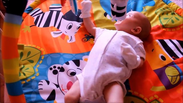 Тимур 1 месяц. Знакомство с игровым ковриком. смотреть онлайн