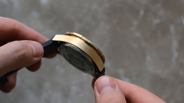 БРОНЗОВЫЕ ЧАСЫ ПРОТИВ СТАЛЬНЫХ! ПЛЮСЫ И МИНУСЫ смотреть онлайн