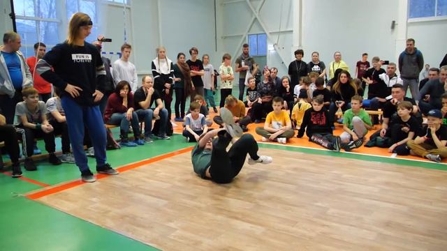 отбор 16-18 Вано vs Sheep vs D-Way vs - брейкданс чемпионат г.Королев смотреть онлайн