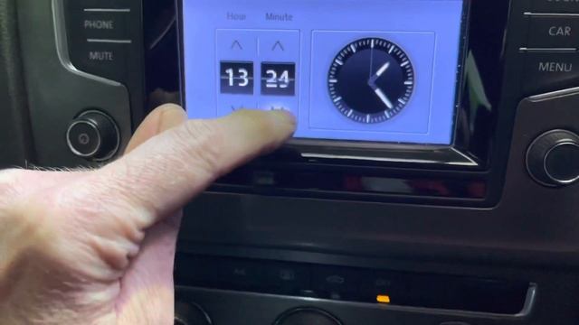 VW Golf Clock Settings Set the Time and Date in the Dashboard and the Multimedia Display 2013 смотреть онлайн