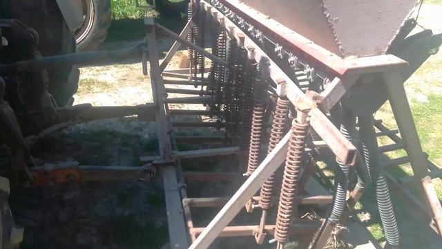 Сеялка для посева трав! СВОИМИ РУКАМИ смотреть онлайн