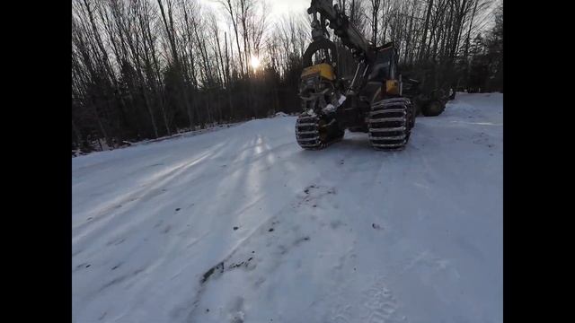 Heavy Haul or Heavy Fail? 35,200 Pound Ponsse Machine! смотреть онлайн