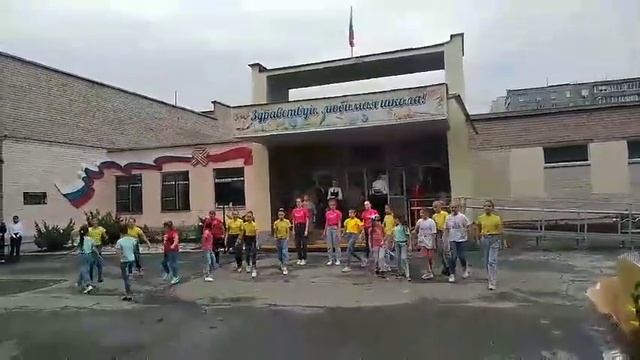 Вчера детвора-а завтра мы большие люди! смотреть онлайн